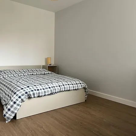 Renove, Proche Centre-ville Et Arsenal Апартаменты *